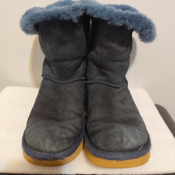 UGG navy bow boots, size 8 - Picture 4 of 7